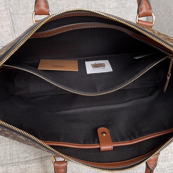 🔥 Burberry London TB ML Burberry TB ML MANCHESTER LZ cross body/handle bag - Picture 2 of 4